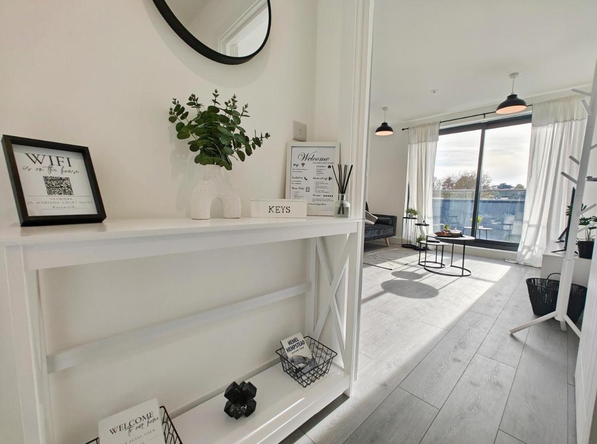 Modern City Apartment Hemel Hempstead Exterior photo